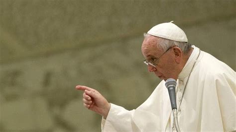 Pope Speeds Up Simplifies Process For Marriage Annulments