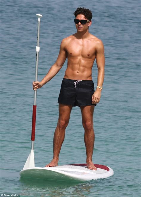 Joey Essex Shows Off Abs And Toned Torso While On Holiday In Dubai