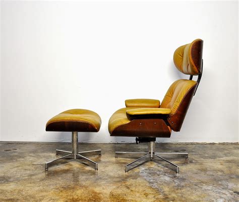 The eames lounge chair and ottoman are furnishings made of molded plywood and leather, designed by charles and ray eames for the herman miller furniture company. SELECT MODERN: Plycraft Eames Style Leather Lounge Chair ...