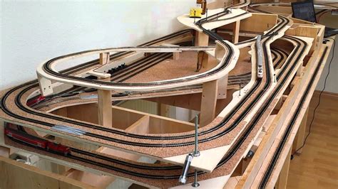 Image Result For Oo Track Designs 6x4 Layouts Model Train Scenery N