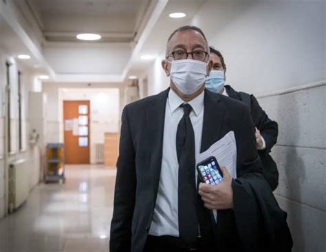 עבירת בנייה בוצעה גם בביתה הפרטי של ליאת בן ארי במושב חרות. ליאת בן ארי נגד בועז בן צור, ולהיפך - פוסטה