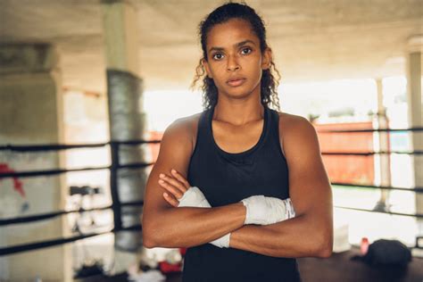 Imagine having to keep national sporting success a secret from your parents. #Merky Books signs non-fiction debut from boxer Ramla Ali ...