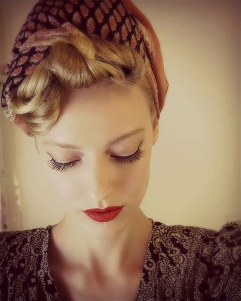 Paper Mothball Vintage Hair Tutorial 10 Minute Pinup Curl Retro Mode