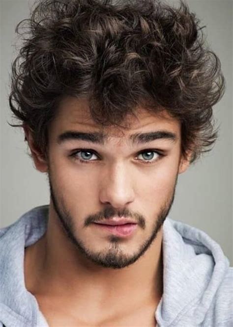 Ahhhh, the gift and curse of men's curly or wavy hair. Top 5 Curly Hairstyles for Men
