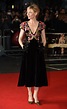 Cate Blanchett brilha com decote poderoso em red carpet em Londres ...
