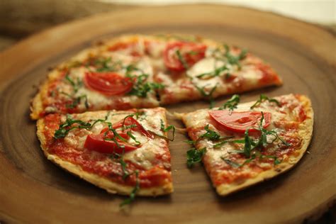 Fast And Easy Margarita Pizza The Instant Food Blog