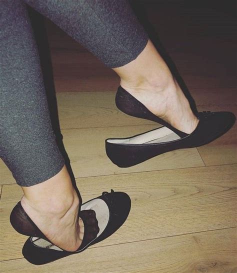 Pin By Frankie Oohgotzzz Frankie Oohg On Sweett Ballerina Shoes Flats Pantyhose Heels Ankle