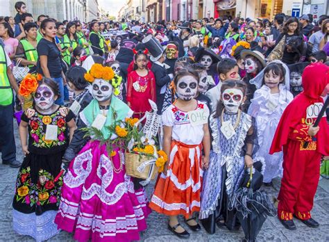 Evaluación Meandro Fanático Como Se Celebra La Fiesta De Los Muertos En Mexico Cada Vez