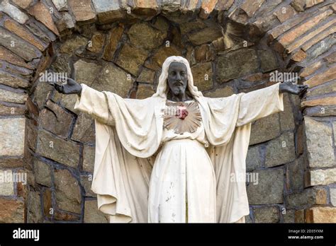 Detroit Michigan A Statue Of A Black Jesus At Sacred Heart Major