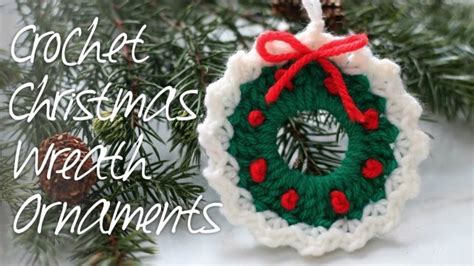 crochet christmas wreath ornament yarn and hooks