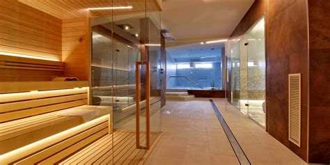 Avere gli spazi e le risorse necessari. Idromassaggio, sauna o bagno turco? | aquazzura
