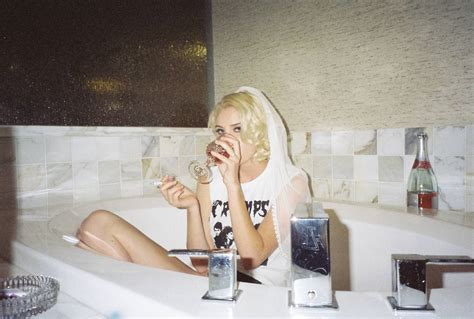 Kayslee Collins Gives Us Serious Marilyn Monroe Vibes In Vegas Galore