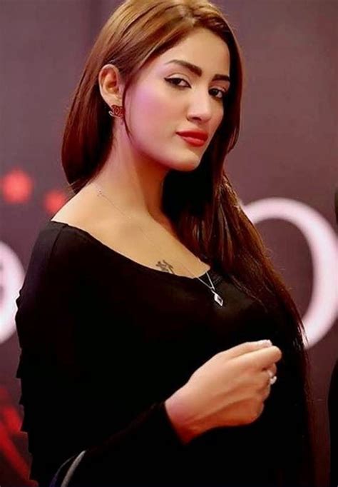 pakistani model mathira hot sexy bikini hd pictures