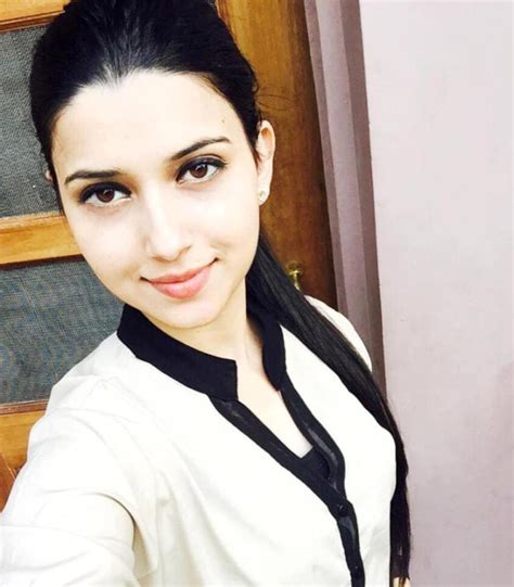 Picture Of Singer Nimrat Khaira Looking Cute And Sweet Desi Comments
