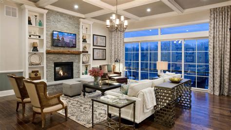24 Warm And Inviting Traditional Living Room Décor Ideas