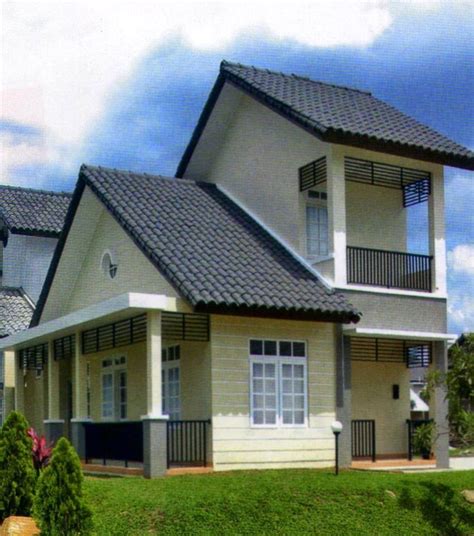 Ketika membangun rumah 2 lantai pastinya banyak aspek desain yang perlu diperhatikan, dan salah satunya adalah desai atap rumah. Gambar Rumah Tingkat Belakang