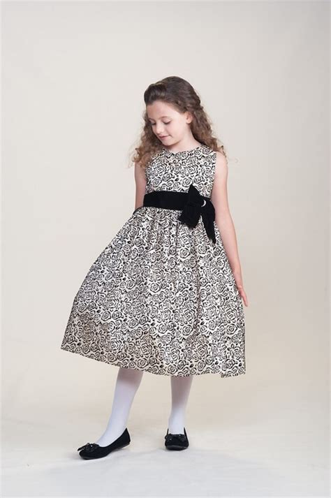 Abiti artigianali made in italy per bambine realizzati dalla storica maison lesy nel cuore di firenze e venduti in tutto il mondo. Abiti eleganti bambina 10 anni