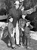 Gregory Peck with his sons. Hollywood Golden Era, Old Hollywood Stars ...