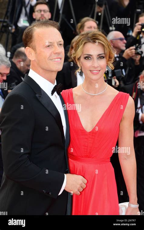 Rocco Siffredi Avec Son Pouse Rosa Caracciolo Arrivant Sur Le Tapis