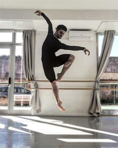 Pin By Alec Vereen On Ballet Boys Dance Poses Male Ballet Dancers