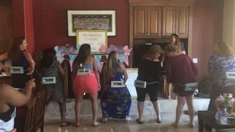 Hace algún tiempo atrás los baby showers eran considerados cosa de mujeres, ahora es más una reunión para toda la familia y amigos. +20 Juegos para Baby Shower realmente divertidos VIDEOs 【2017】 | Juegos para fiestas de recién ...