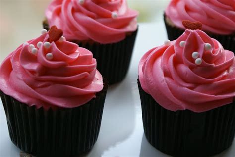 Coco Cake Land Cakes Cupcakes Vancouver Bc Hot Pink Cupcakes For A
