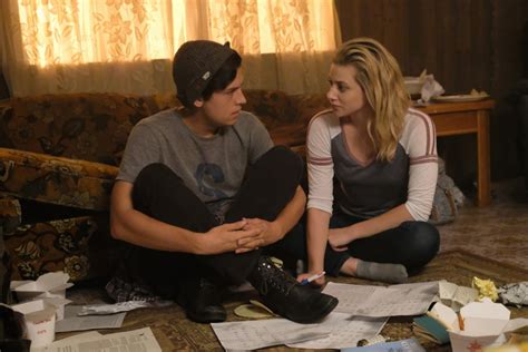 Reactions To Betty And Jughead Breakup On Riverdale Popsugar