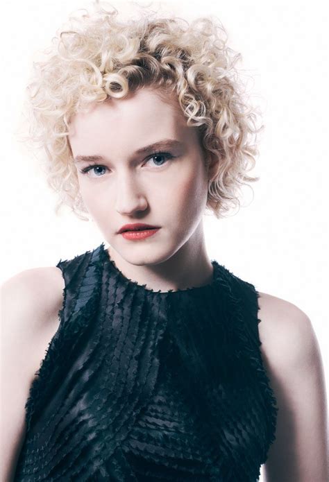 Julia Garner 1994 Julia Garner Short Curly Haircuts Curly Girl Method