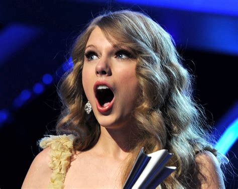 Taylor Swift Just Debuted Her New Surprised Face