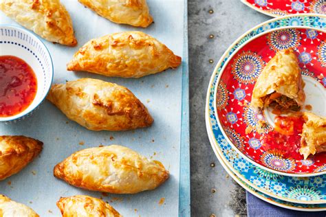 Cut the potato into a small cubic shape, cook it in the curry until the curry dry. Baked Thai Curry Puffs recipe Recipe | New Idea Magazine