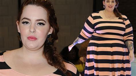 Plus Sized Model Tess Holliday Shows Off Her Size 26 Figure At Curve Fashion Festival In