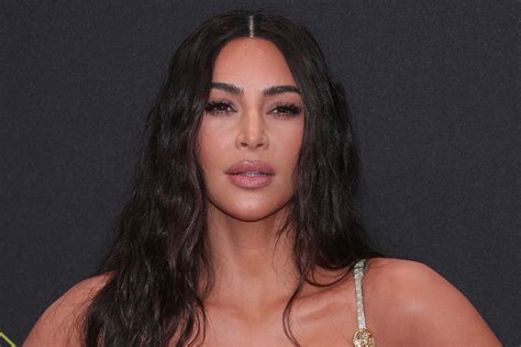 Kim Kardashians Green Bikini And Sporty ‘ugly Sandals Bring The