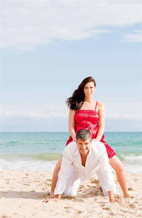 Erotische Paare Am Strand Seeansicht Reisen Bei Bali Stockfoto Bild
