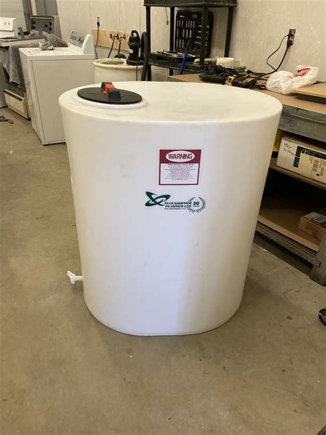 Goldenwestauctions 150 Gallon Vertical Poly Water Tank20999 Value