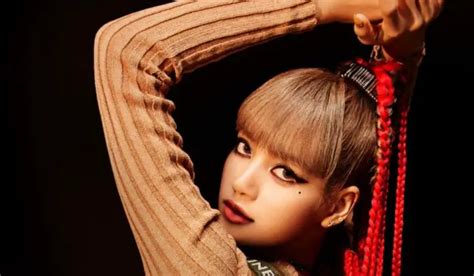 Blackpink Lisa Apologizes Publicly After Getting Backlash For Alleged Cultural Appropriation In