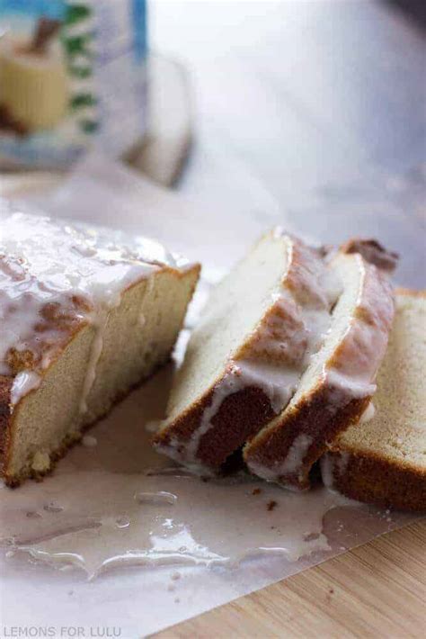 Easy eggnog pound cake — this eggnog infused pound cake starts with a box mix for a super easy holiday treat! Eggnog Pound Cake - LemonsforLulu.com