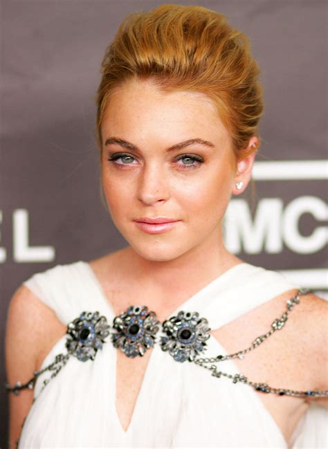 Lindsay Lohans Hair Evolution Swept Up Do Lindsay Lohan Hair Hair
