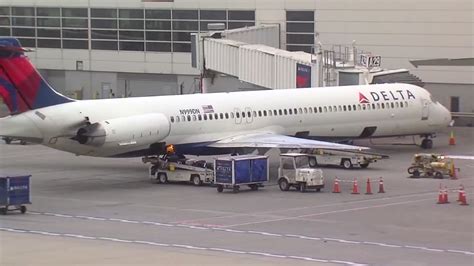two delta passengers caught in sex act on flight from la to detroit abc13 houston