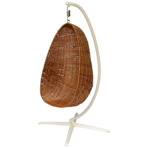 Hanging Wicker Egg Chair At 1stdibs Vintage Wicker Egg Chair Vintage