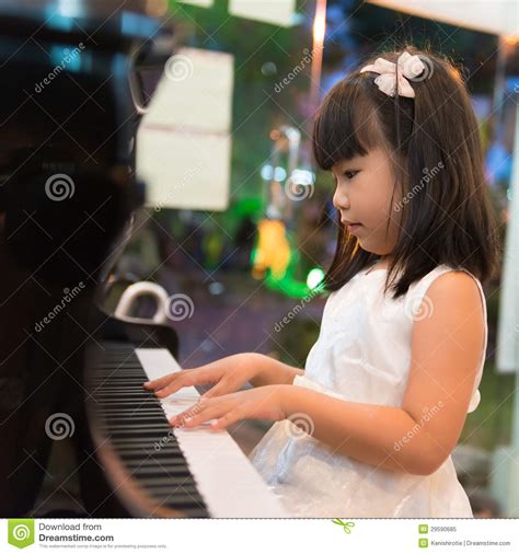 Young Naked Girl Playing The Piano Photo Xxx