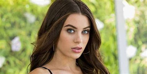 La Actriz Porno Lana Rhoades Se Copia De Mia Khalifa Y Exige Que Borren