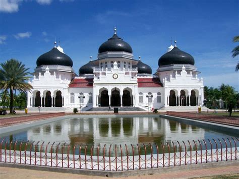 The 11 Most Beautiful Mosques In Indonesia