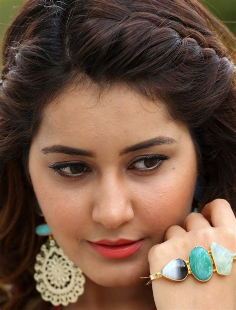 Telugu Actress Rashi Khanna Face Close Up Photos Gallery Noshwind