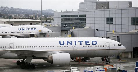 United Airlines Apologizes To Disabled Passenger Who Had To Crawl Off A Plane