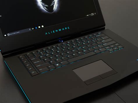 Alienware 15 Gtx 1070 Gaming Laptop Review Toms Hardware Toms