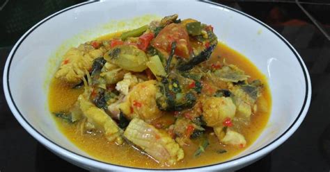 It is a popular southeast asian dish originating from sundanese cuisine, consisting of vegetables in tamarind soup. Resep Ikan Patin kuah asam oleh Bgultom - Cookpad