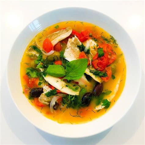 Il pesce all'acqua pazza è una ricetta impossibile da sbagliare, ed è incredibile quanto possa essere buona e appetitosa. Pesce all'Acqua Pazza - Fish in Crazy Water — Healthy ...