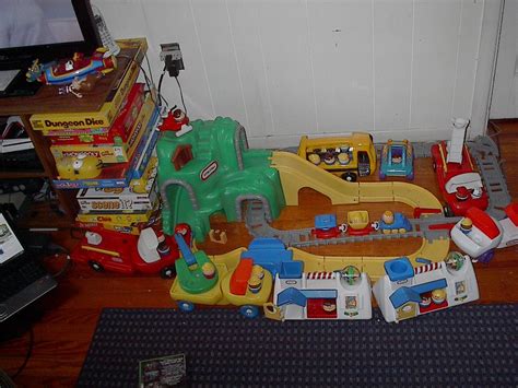 It is the second installment in the toy story franchise and the sequel to toy story (1995). The Ambitious Toy Collector: Little Tikes Toddle Tots