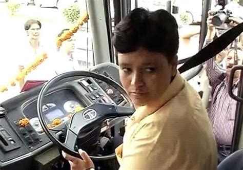 Dtc Gets Its First Woman Bus Driver India Tv News India News India Tv