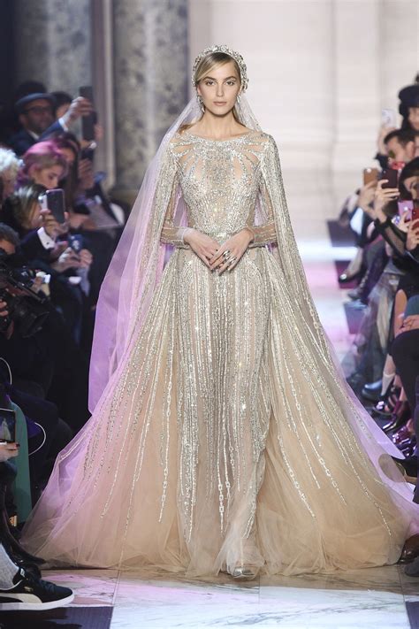 Elie Saab Haute Couture Printemps Été 2018 Défilé Vogue Paris En 2020 Robe De Mariée Haute